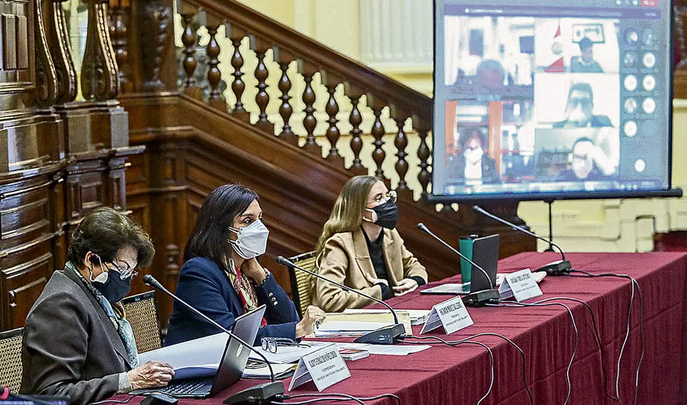Comisión de Constitución. Patricia Juárez (Fuerza Popular) sostiene que promoverán un amplio debate, pero priorizan solo a abogados afines al fujimorismo. Foto: difusión