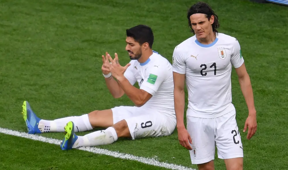 Suárez sufrió una lesión en la pierna izquierda y Cavani vio impedida su convocatoria por el Manchester United. Foto: AFP Suárez sufrió una lesión en la pierna izquierda y Cavani vio impedida su convocatoria por el Manchester United. Foto: AFP