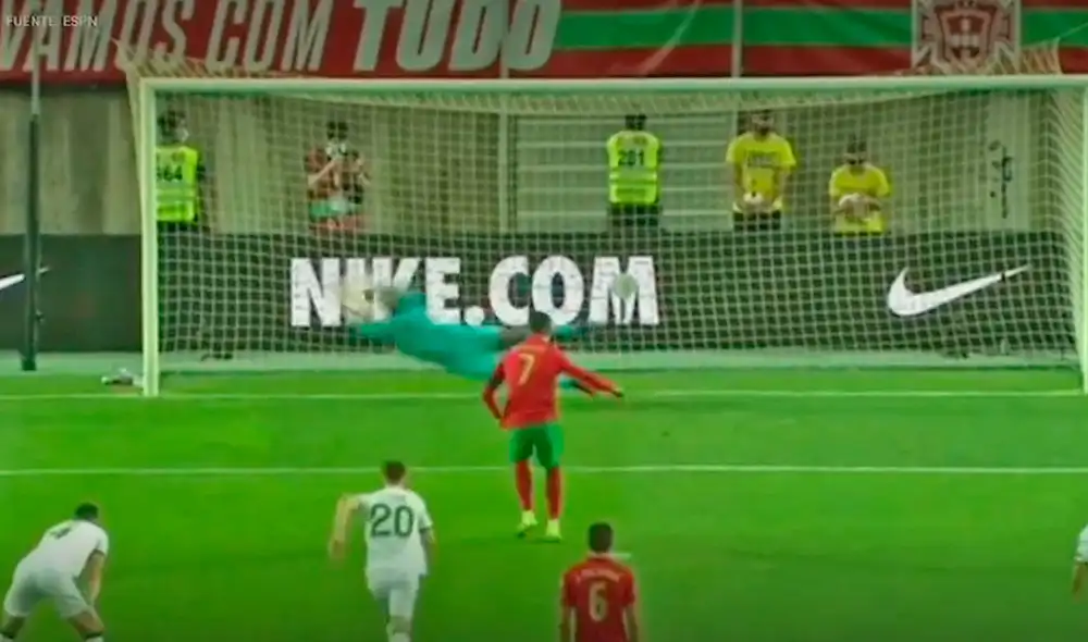 Cristiano Ronaldo por la '7' de la selección portuguesa en el camino rumbo a Qatar 2022. Foto: captura ESPN