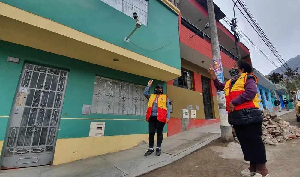 Vecinos crean junta vecinal para disminuir la ola de asaltos en su distrito. Foto: María Pía Ponce / URPI-LR Vecinos crean junta vecinal para disminuir la ola de asaltos en su distrito. Foto: María Pía Ponce / URPI-LR