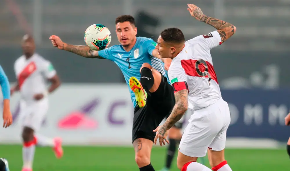 Renato Tapia y De Arrascaeta anotaron los tantos en el primer tiempo. Foto: EFE Renato Tapia y De Arrascaeta anotaron los tantos en el primer tiempo. Foto: EFE