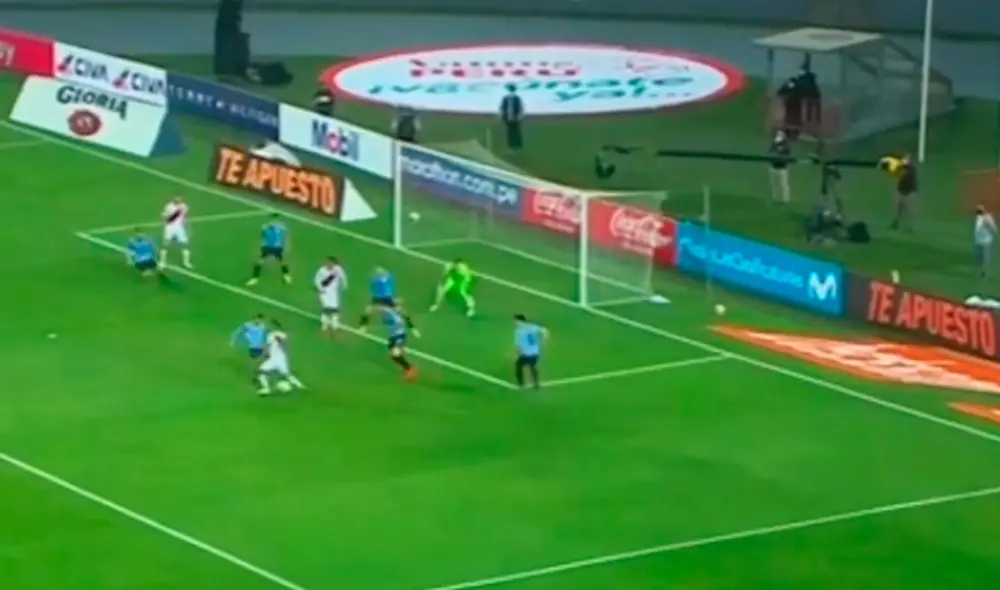 Christian Cueva tuvo en sus pies el 2-1 ante Uruguay por Eliminatorias. Foto: captura Movistar