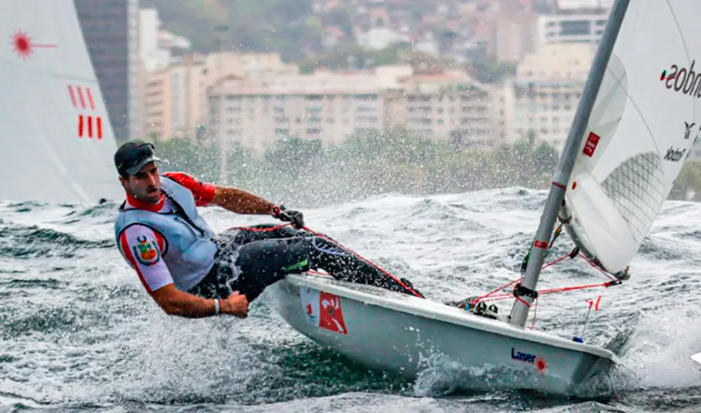 Stefano Peschiera se enfrentó a vientos muy cambiantes que oscilaron entre los 6 y 17 nudos. Foto: IPD/Fred Hoffman