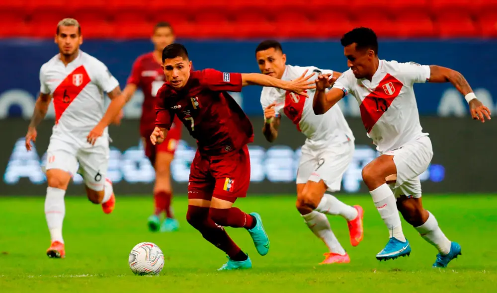 El último Perú vs. Venezuela, jugado por la Copa América 2021, fue victoria bicolor por 1-0. Foto: EFE El último Perú vs. Venezuela, jugado por la Copa América 2021, fue victoria bicolor por 1-0. Foto: EFE