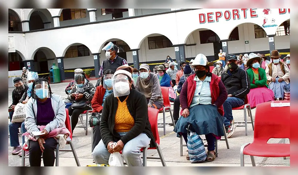 Colegio Ciencias. Es uno de los principales vacunatorios. Colegio Ciencias. Es uno de los principales vacunatorios.