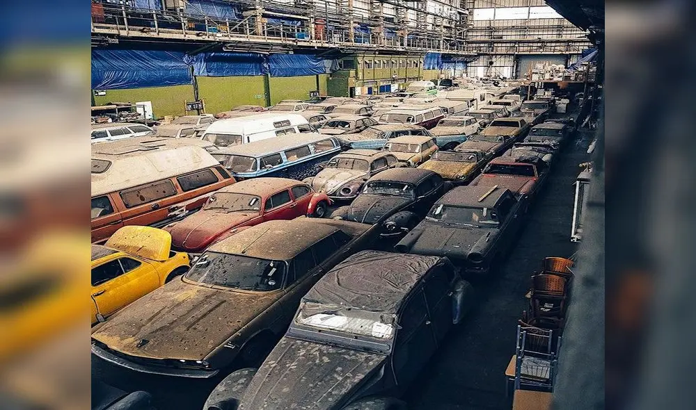 Decenas de coches clásicos abandonados en Reino Unidos. Foto: Instagram / @londonbarnfinds Decenas de coches clásicos abandonados en Reino Unidos. Foto: Instagram / @londonbarnfinds