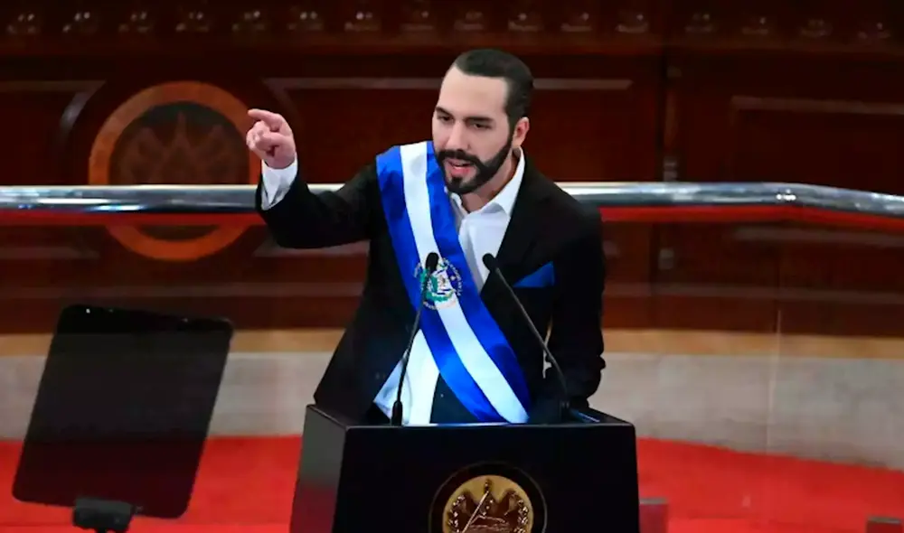 Algunos de los funcionarios y diputados del partido de Bukele celebraron el fallo. Foto: AFP
