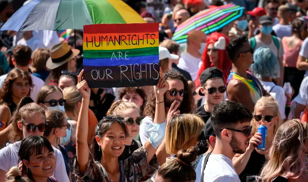 El lema de la manifestación era “Confía en ti mismo. Matrimonio para todos ahora”. Foto: AFP El lema de la manifestación era “Confía en ti mismo. Matrimonio para todos ahora”. Foto: AFP