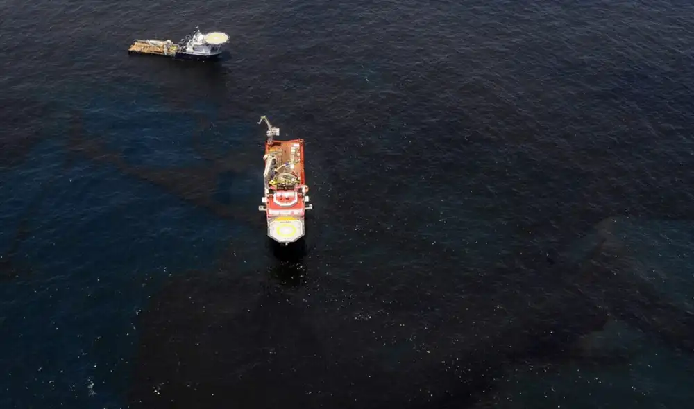 El vertido de crudo fue hallado cerca de la localidad costera de Port Fourchon, en Luisiana, el punto inicial de choque del huracán Ida. Foto: EPA El vertido de crudo fue hallado cerca de la localidad costera de Port Fourchon, en Luisiana, el punto inicial de choque del huracán Ida. Foto: EPA