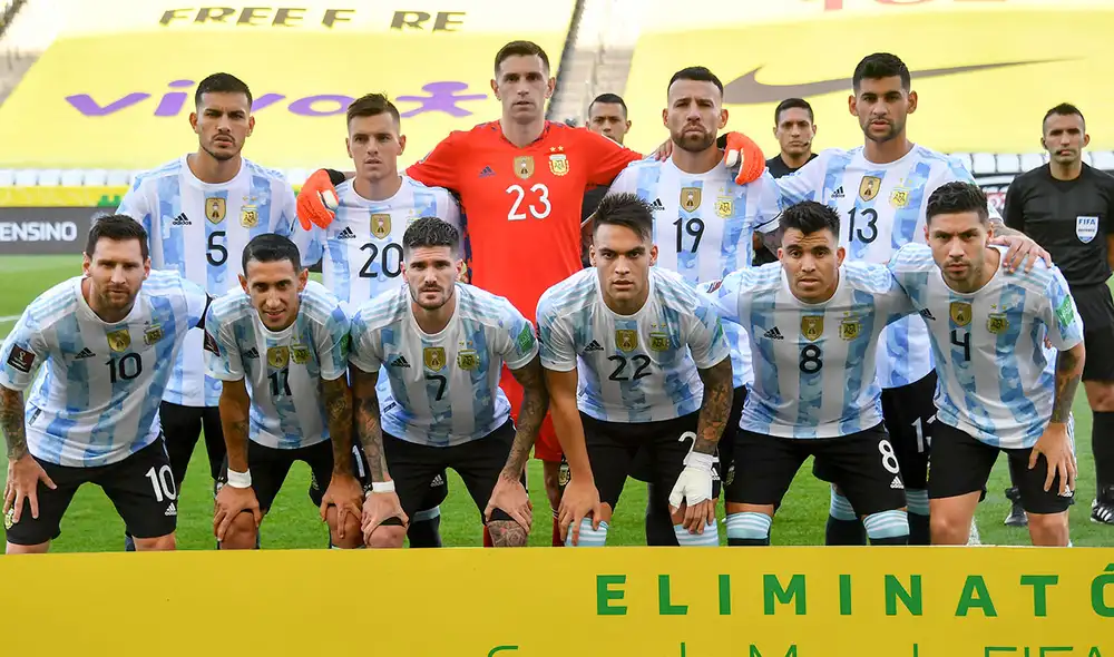 El partido entre Argentina y Brasil se detuvo a los 5 minutos de haber comenzado. Foto: AFP El partido entre Argentina y Brasil se detuvo a los 5 minutos de haber comenzado. Foto: AFP