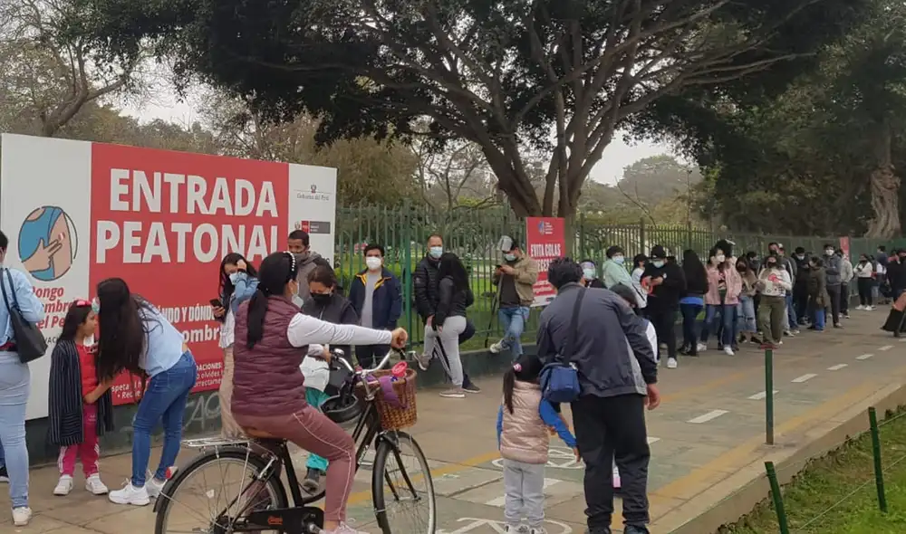 Varios vacunatorios registran gran afluencia tras ampliación de edad para recibir vacuna. Foto: César Zorrilla/URPI-LR