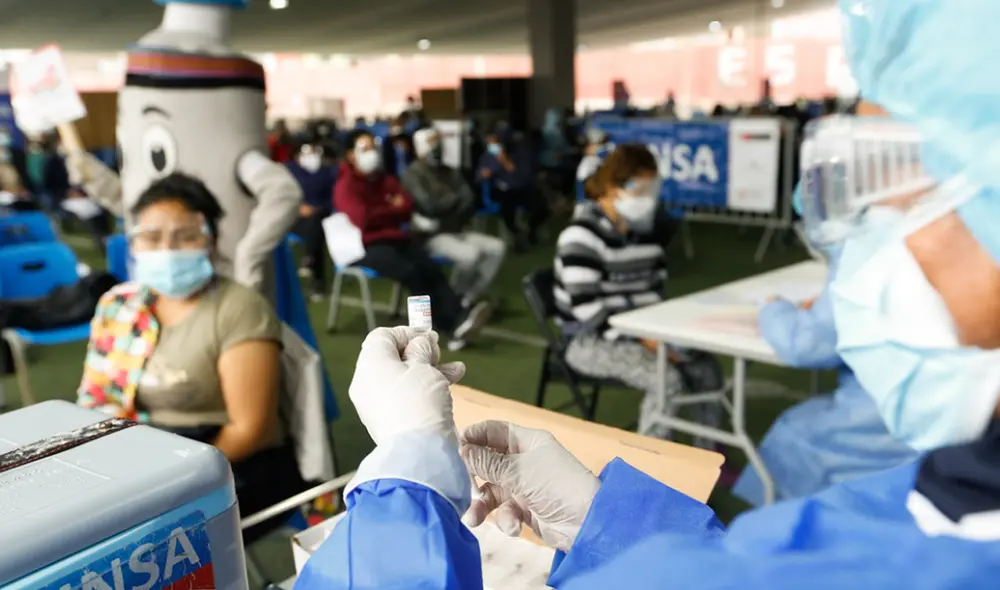 Minsa amplió vacunación a mayores de 30 años. Foto: Ministerio de Salud Minsa amplió vacunación a mayores de 30 años. Foto: Ministerio de Salud