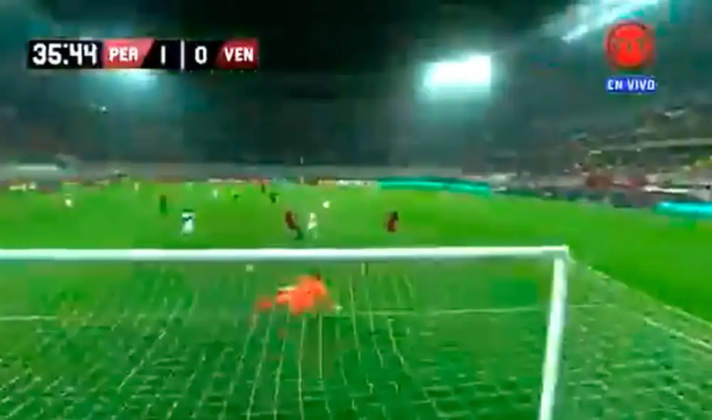 A los 35 minutos de la primera etapa, Christian Cueva abrió el marcador en el Perú vs. Venezuela. Foto: captura de TLT