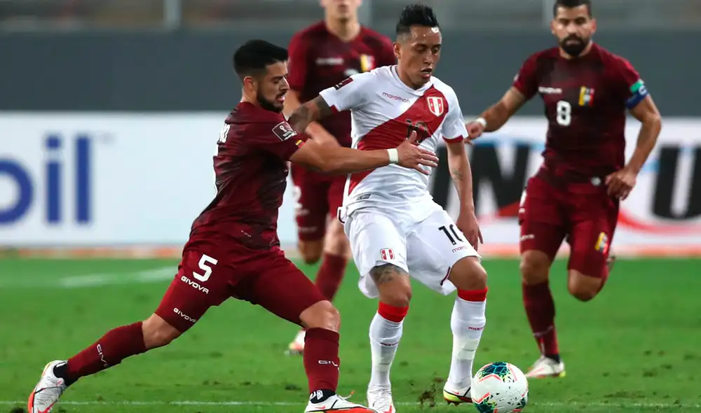 Christian Cueva adelantó a Perú en el marcador en el Estadio Nacional. Foto: Twitter Selección peruana