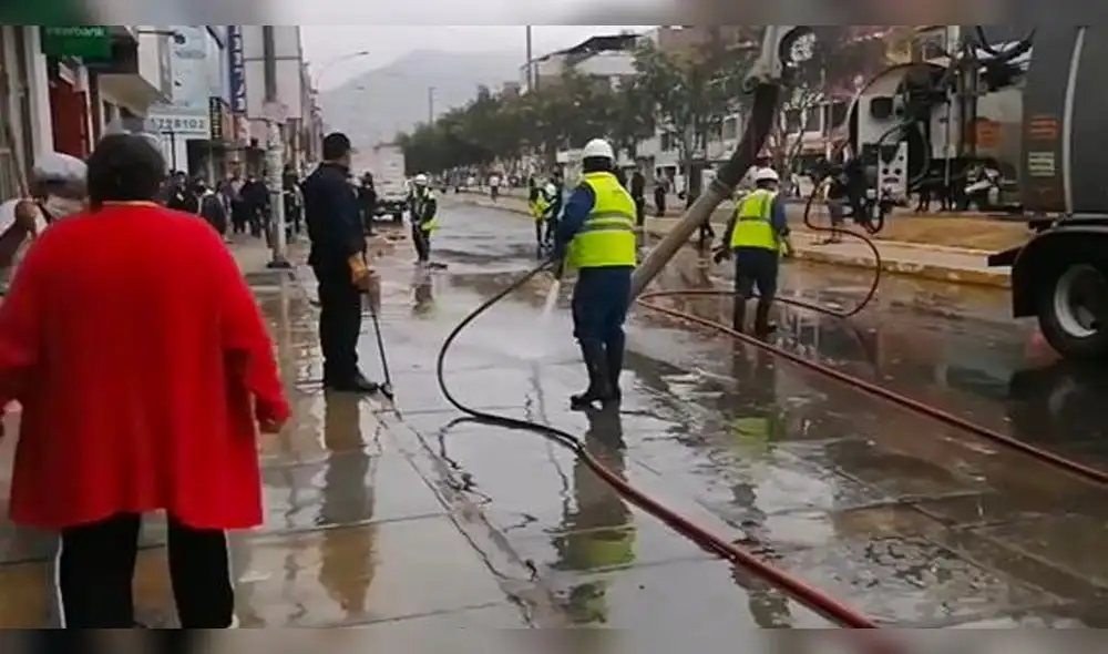 Continúa el aniego en SJL. Sedapal repara las averías para el retorno del agua. Foto: Difusión Continúa el aniego en SJL. Sedapal repara las averías para el retorno del agua. Foto: Difusión