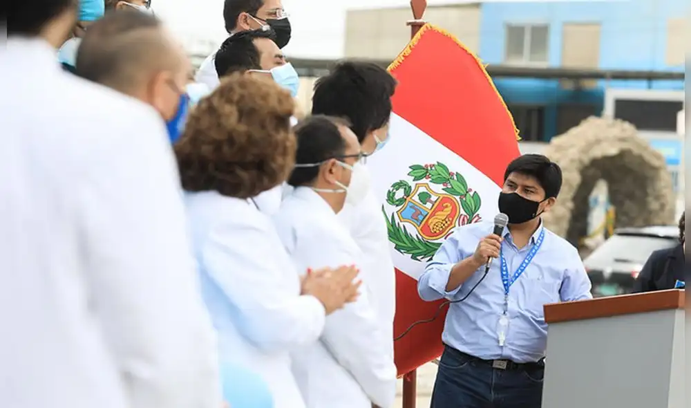 Mario Carhuapoma, en su discurso, señaló que se está implementado el proceso de cambio para combatir la corrupción de la Red Asistencial Lambayeque. Foto: EsSalud Mario Carhuapoma, en su discurso, señaló que se está implementado el proceso de cambio para combatir la corrupción de la Red Asistencial Lambayeque. Foto: EsSalud