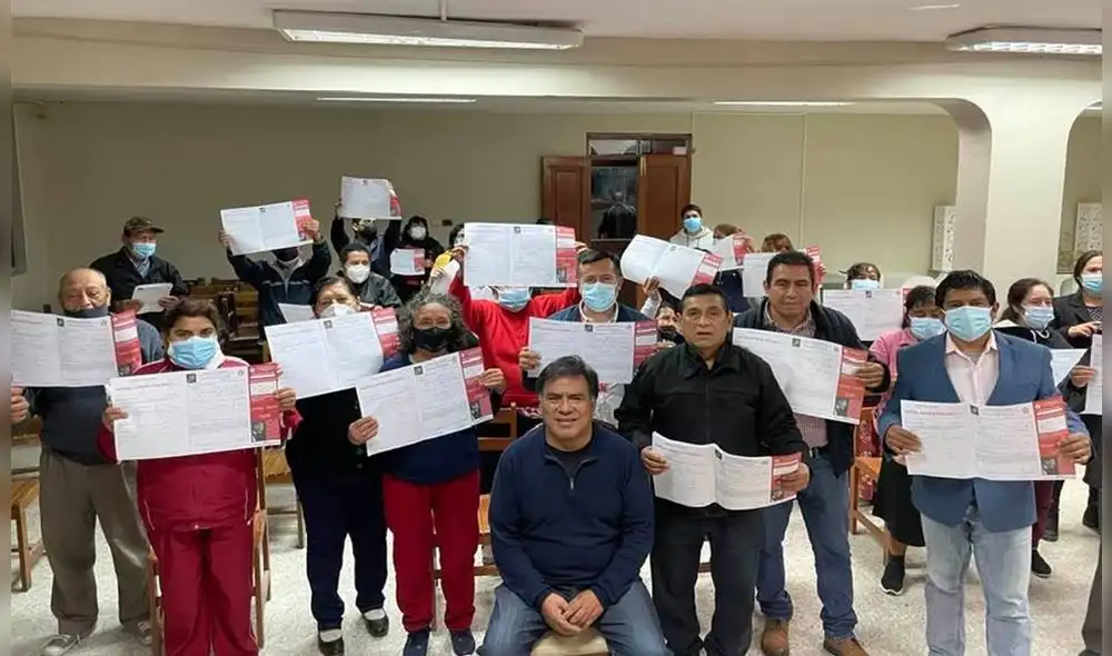 Javier Velásquez realiza actividades para contribuir en el proceso de reinscripción del partido aprista. Foto: difusión