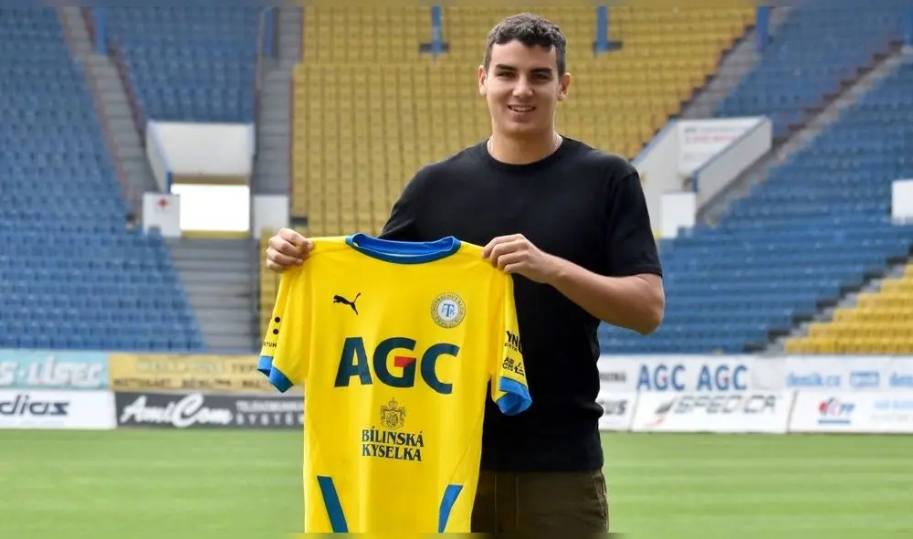 Matías Succar ya posa con la camiseta de su nuevo club. Foto: FK Teplice Matías Succar ya posa con la camiseta de su nuevo club. Foto: FK Teplice