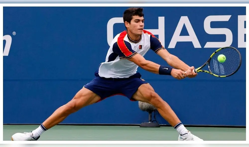 El tenista murciano Carlos Alcaraz encendió el US Open a sus 18 años e hizo historia derrotando al nº 3 mundial Stefanos Tsitsipas. Foto: EFE