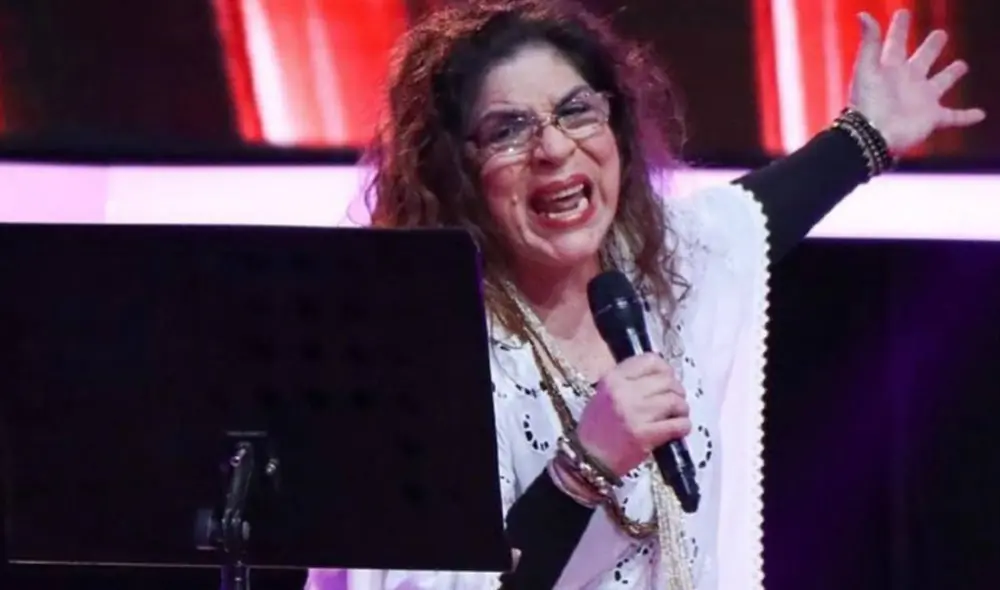 Lourdes Carhuas canta "Ritmo, color y sabor" en el escenario de La voz senior. Foto: Lourdes Carhuas/ Instagram Lourdes Carhuas canta "Ritmo, color y sabor" en el escenario de La voz senior. Foto: Lourdes Carhuas/ Instagram