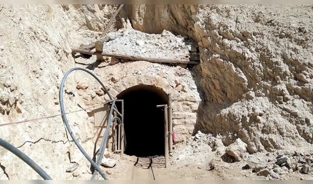 Por lo general, las cooperativas mineras desarrollan su actividad en minas que no brindan las condiciones laborales mínimas para sus trabajadores, por lo cual se registran accidentes frecuentemente. Foto: captura de Youtube