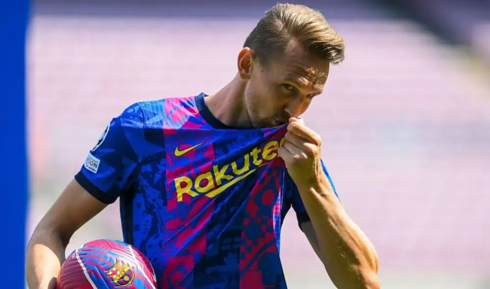 Luuk de Jong podría debutar este martes ante el Bayern Múnich por Champions. Foto: FC Barcelona.