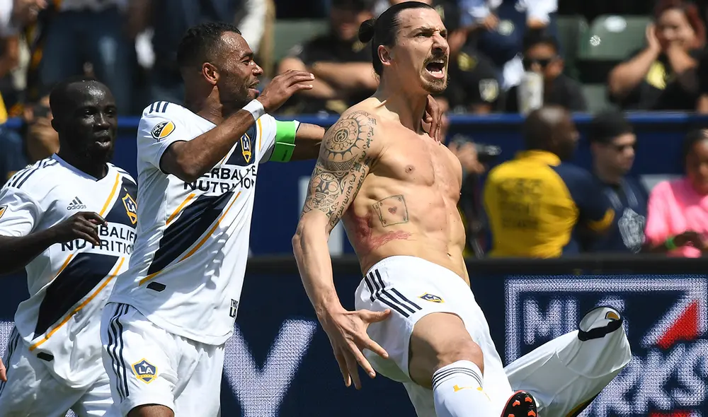 Ashley Cole contó que una vez casi se pelea con Zlatan Ibrahimovic en Estados Unidos. Foto: AFP Ashley Cole contó que una vez casi se pelea con Zlatan Ibrahimovic en Estados Unidos. Foto: AFP