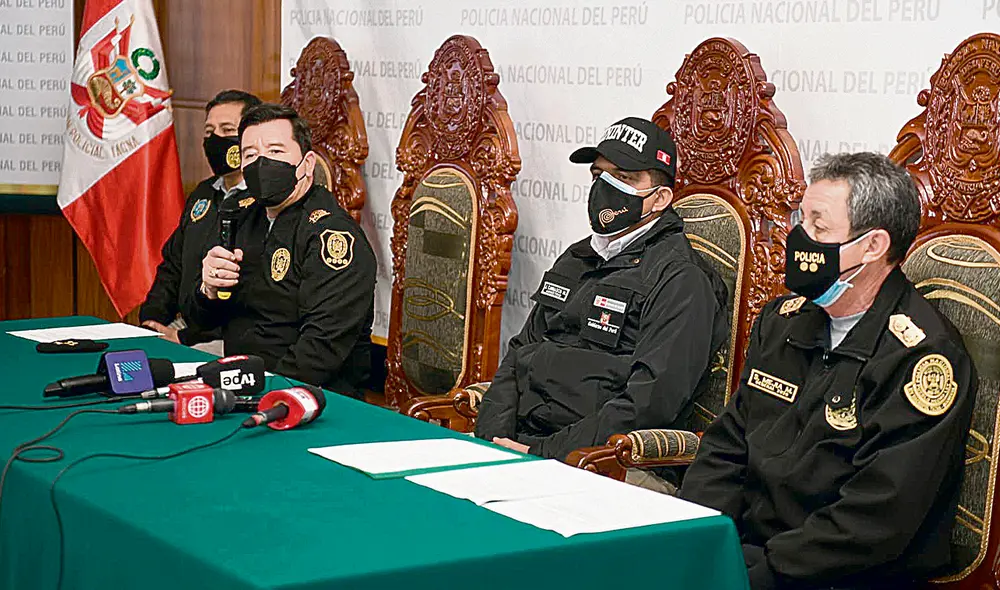 Precisión. El comandante general de la PNP dijo que Cerrón no tiene impedimento de salida. Foto: difusión Precisión. El comandante general de la PNP dijo que Cerrón no tiene impedimento de salida. Foto: difusión