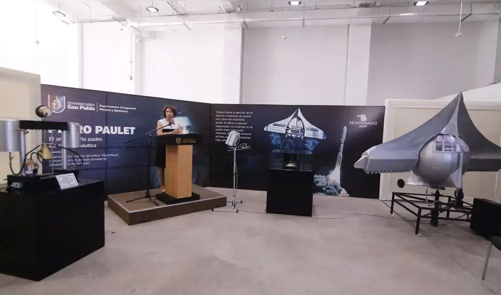 Presentan maqueta a escala y animada de bólido de Pedro Paulet. Foto: Oswald Charca / La República Presentan maqueta a escala y animada de bólido de Pedro Paulet. Foto: Oswald Charca / La República