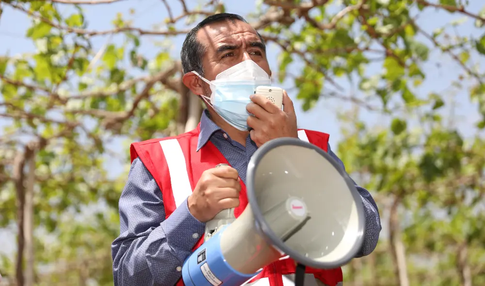 Iber Maraví durante una de sus actividades en la región de Ica. Foto: MTPE Iber Maraví durante una de sus actividades en la región de Ica. Foto: MTPE