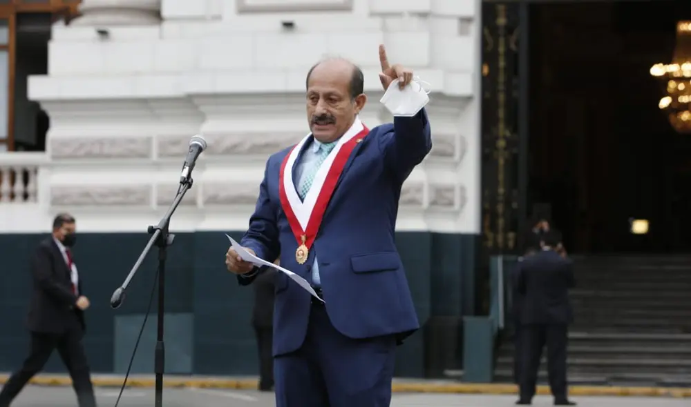 Valer juró como congresista el último 23 de julio. Foto: La República Valer juró como congresista el último 23 de julio. Foto: La República