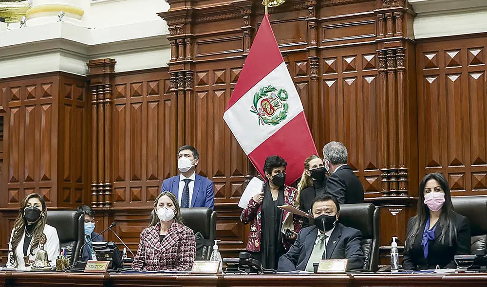 La Mesa Directiva del Congreso mueve los hilos de los temas que se ven o no en los plenos. Atrás de ellos, el fujimorismo y
sus aliados de derecha radical buscan que prioricen sus temas, a costa del reglamento. Foto: difusión La Mesa Directiva del Congreso mueve los hilos de los temas que se ven o no en los plenos. Atrás de ellos, el fujimorismo y
sus aliados de derecha radical buscan que prioricen sus temas, a costa del reglamento. Foto: difusión