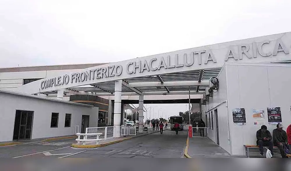 Falsificación. Usaban documentos con sellos falsos para que viajeros pudieran cruzar Chacalluta sin pasar por el control. Falsificación. Usaban documentos con sellos falsos para que viajeros pudieran cruzar Chacalluta sin pasar por el control.