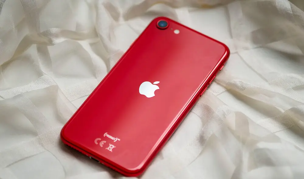 Según el analista chino Ming-Chi Kuo, el iPhone SE 2022 sería el teléfono 5G más económico de Apple. Foto: Xataka Móvil