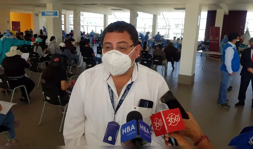 Médico Edilberto Salazar advierte que personas deben completar sus dos vacunas. Foto: URPI / Wilder Pari