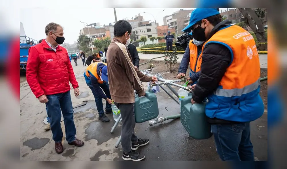 Alcalde de Lima Metropolitana supervisó entrega gratuita de agua en SJL. Foto: Municipalidad de Lima Alcalde de Lima Metropolitana supervisó entrega gratuita de agua en SJL. Foto: Municipalidad de Lima