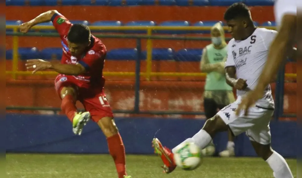San Carlos consiguió su primer triunfo en la Liga Promerica tras vencer 1-0 a Saprissa. Foto: twitter AD San Carlos San Carlos consiguió su primer triunfo en la Liga Promerica tras vencer 1-0 a Saprissa. Foto: twitter AD San Carlos