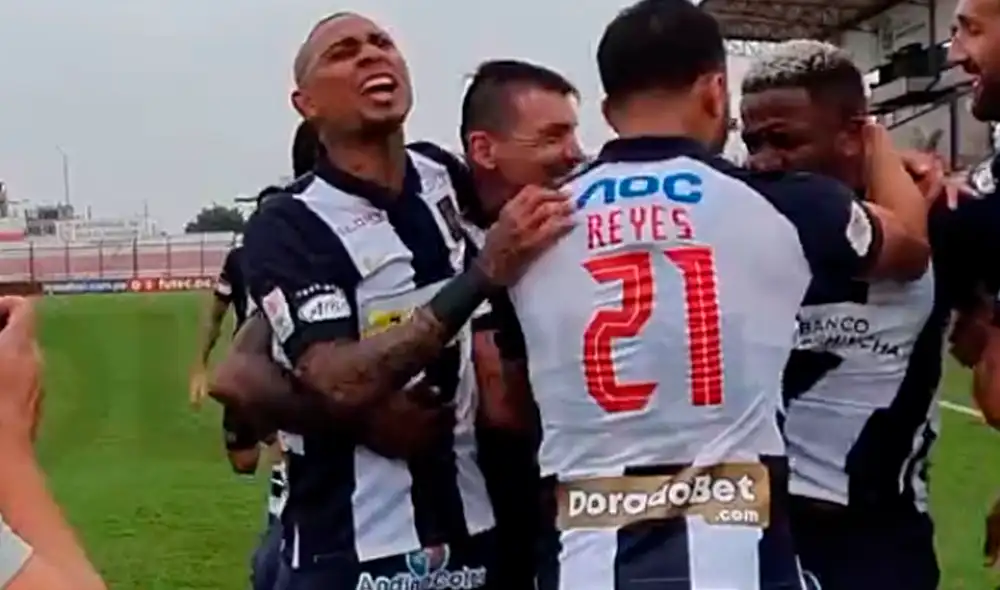 Luego del golazo de Farfán, Arley gritó eufórico. Foto: Golperu