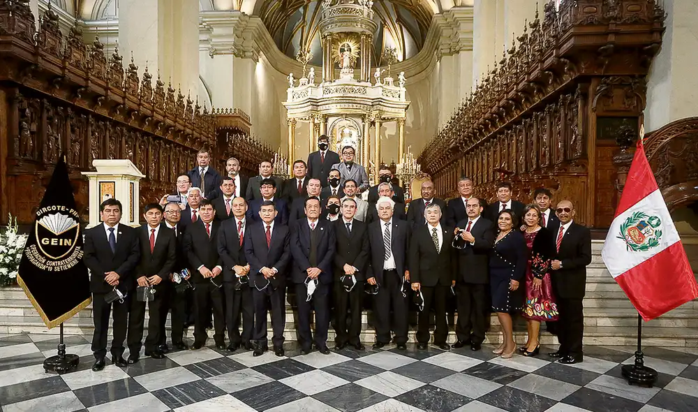 Conmemoración. Exagentes participaron en una misa ayer. Foto: difusión