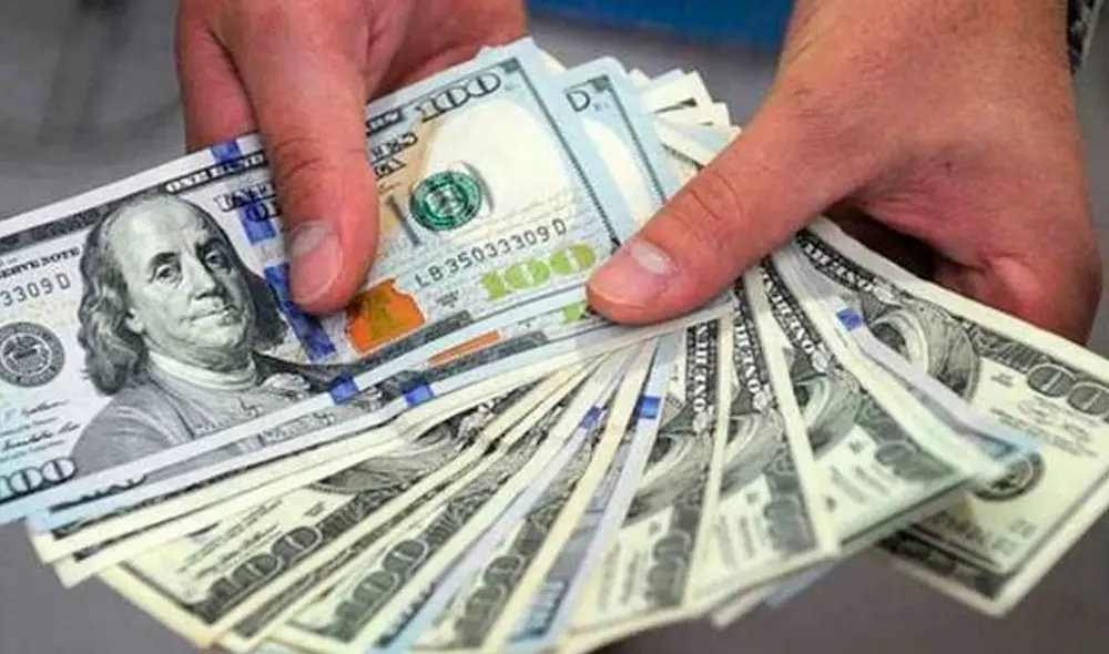 El dólar BCV sirve como referencia para gran cantidad de personas en Venezuela. Foto: AFP El dólar BCV sirve como referencia para gran cantidad de personas en Venezuela. Foto: AFP