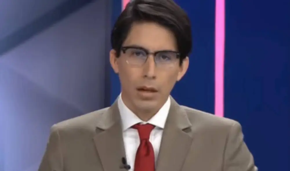 El conductor Sebastián Salazar no se percató de su error y continuó con el programa. Foto: captura América TV