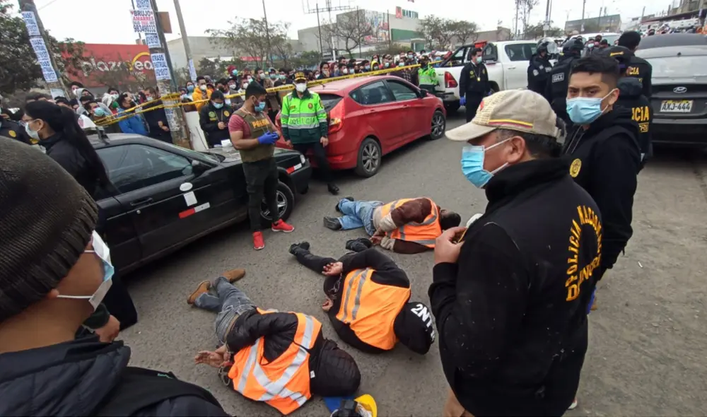 Agentes de la Dirincri y de la comisaría de Villa El Salvador participaron en detención. Foto: Jéssica Merino / URPI-LR Agentes de la Dirincri y de la comisaría de Villa El Salvador participaron en detención. Foto: Jéssica Merino / URPI-LR