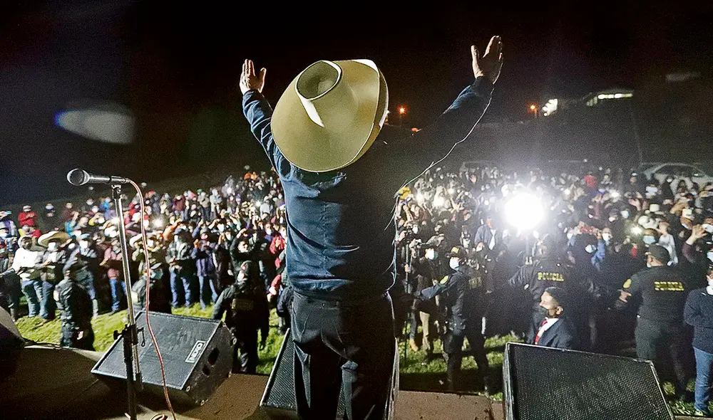 Encuentros. Pedro Castillo aprovechó su estancia en Cajamarca para deslindar de opciones violentas y reivindicar a ronderos. Foto: difusión