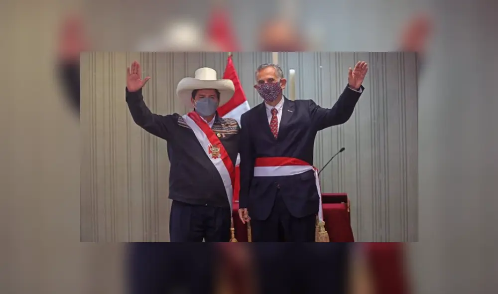 El presidente de Perú, Pedro Castillo, y el ministro de Economía, Pedro Francke. Foto: Twitter El presidente de Perú, Pedro Castillo, y el ministro de Economía, Pedro Francke. Foto: Twitter