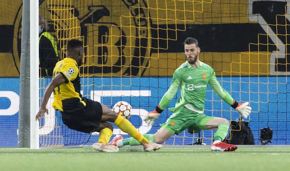 Jordan Siebatcheu aprovechó un mal pase de Lingard para definir en solitario ante De Gea y anotar el gol del triunfo. Foto: EFE