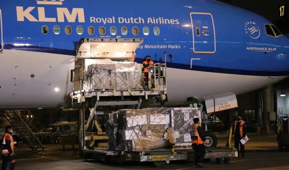 Para el mes de setiembre, el Gobierno tiene previsto que arriben a Perú más de13 millones de dosis contra la COVID-19. Foto: Minsa Para el mes de setiembre, el Gobierno tiene previsto que arriben a Perú más de13 millones de dosis contra la COVID-19. Foto: Minsa