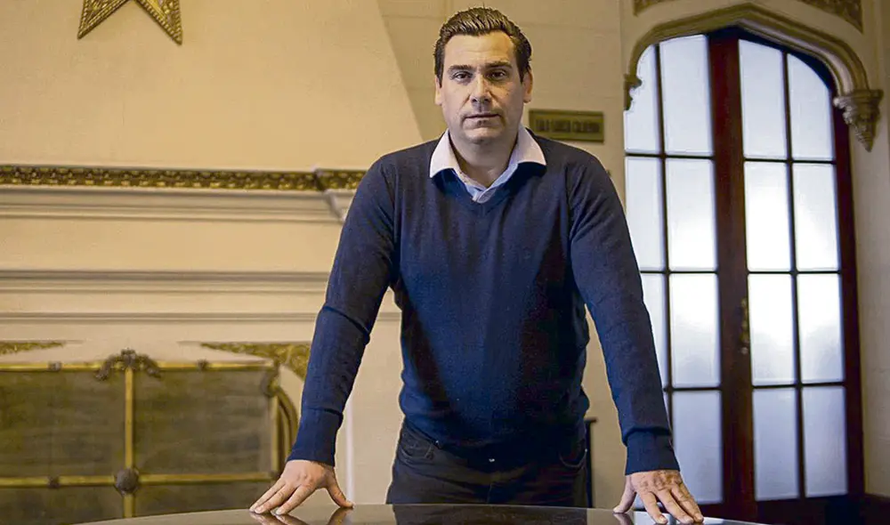 ¿Acertado? Nombramiento lleva la fi rma del presidente.