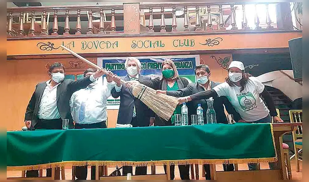 REAPARECE. Olivera anuncia desde Arequipa que su partido "Frente Esperanza" participará de las elecciones de 2022.