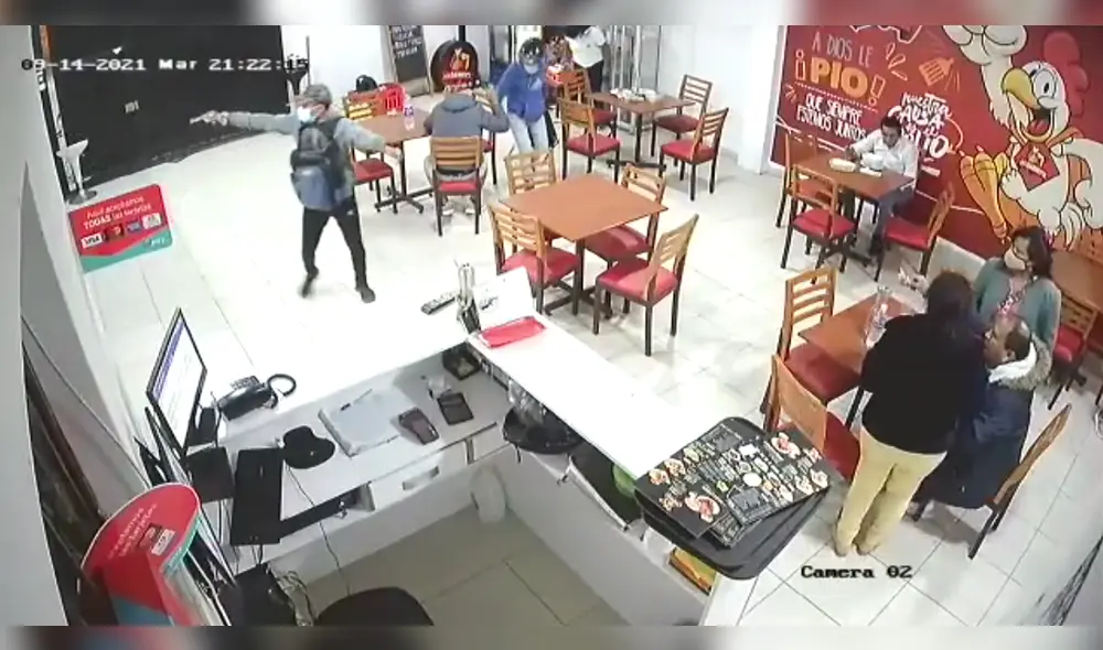 Cerca de las 10.30 a. m. ingresaron tres sujetos con armas de fuego a la pollería Míster Danys. Foto: PNP