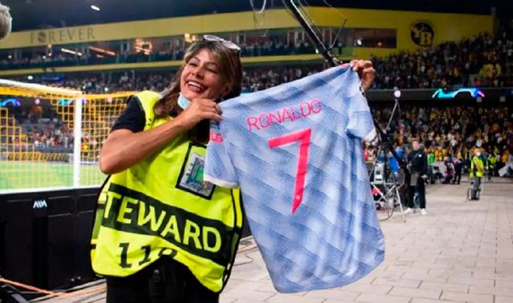 La mujer de seguridad posa con la indumentaria del portugués tras el partido. Foto: ESPN